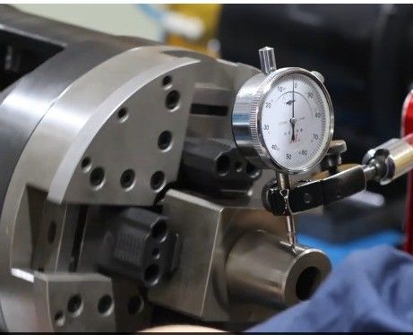 Machine de découpe de tubes en acier inoxydable de 2kw 4kw 6kw
