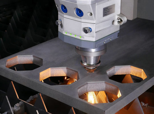 Machine de découpe laser à fibre de fer de type gantry de 3 kW à 6 kW avec vitesse de coupe de 0 à 100 m/min