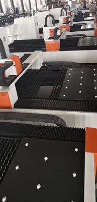 Machines de découpe laser à fibres de 1500w à 2000w à 3000w pour la découpe CNC de tôles métalliques