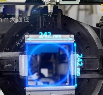 Max Raycus machine de découpe laser à fibre pour petits tuyaux tubes carrés métal 3000W 6000W